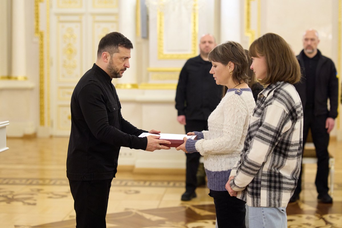 Volodymyr Zelenskyy / Володимир Зеленський tweet media