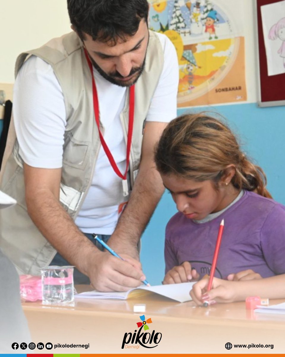 pikolodernegi's tweet image. Her kız çocuğunun eşit haklara, güvenli bir yaşama ve kendi geleceğini şekillendirme özgürlüğüne sahip olduğu bir dünya için sesimizi yükseltiyoruz. 

We raise our voices for a world where every girl has equal rights, a safe life, and the freedom to shape her own future.