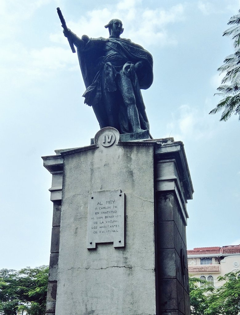 Se me ocurre que recordar que en Manila tienen una estatua de Carlos IV en agradecimiento por haber llevado la vacuna a Filipinas es el tipo de orgullo patriótico que necesitamos, y no ese otro basado en las glorias nacionalistas de la épica imperial