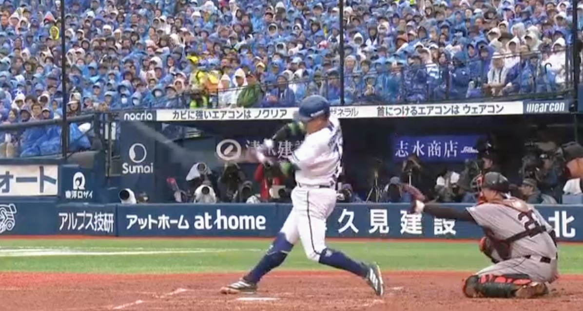 PkEQhSlvnzDjzO8's tweet image. \横浜優勝/
\横浜日本一/
勝ったーーー!
第1戦とった!!
ケイ様ありがとう🙇
そして~~~
つつごう祭りじゃ~~✨😆✨
4打数4安打3打点2ホームラン😆✨
なんて男だ🤣
明日勝って決める🌠
#baystars️️️️