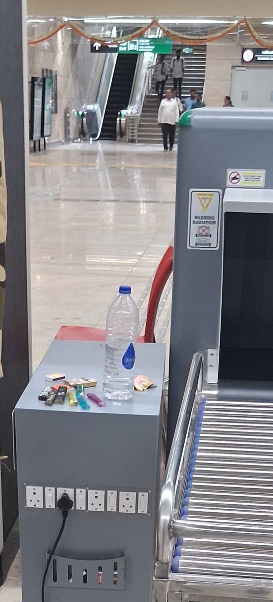 rajtoday's tweet image. Public had already begun defacing the Mumbai Metro Aqua Line on Day 2. Paan stains, food packets, spitting and what not. Even as the metro is still in a discovery phase, commuters start getting litter inside, with the CSMT subway entry getting most littered.…