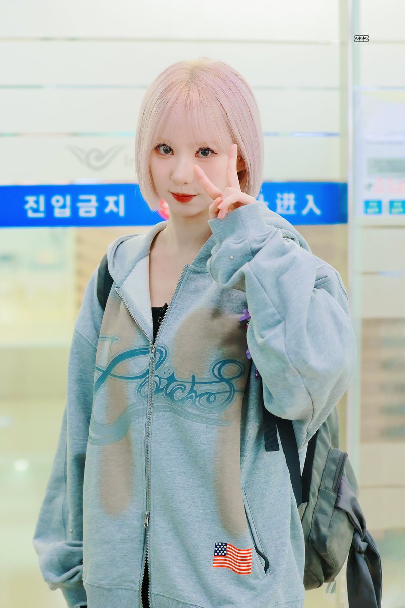 250901
#EUNHA #은하 #VIVIZ #비비지
<a href="/VIVIZ_official/">VIVIZ</a>