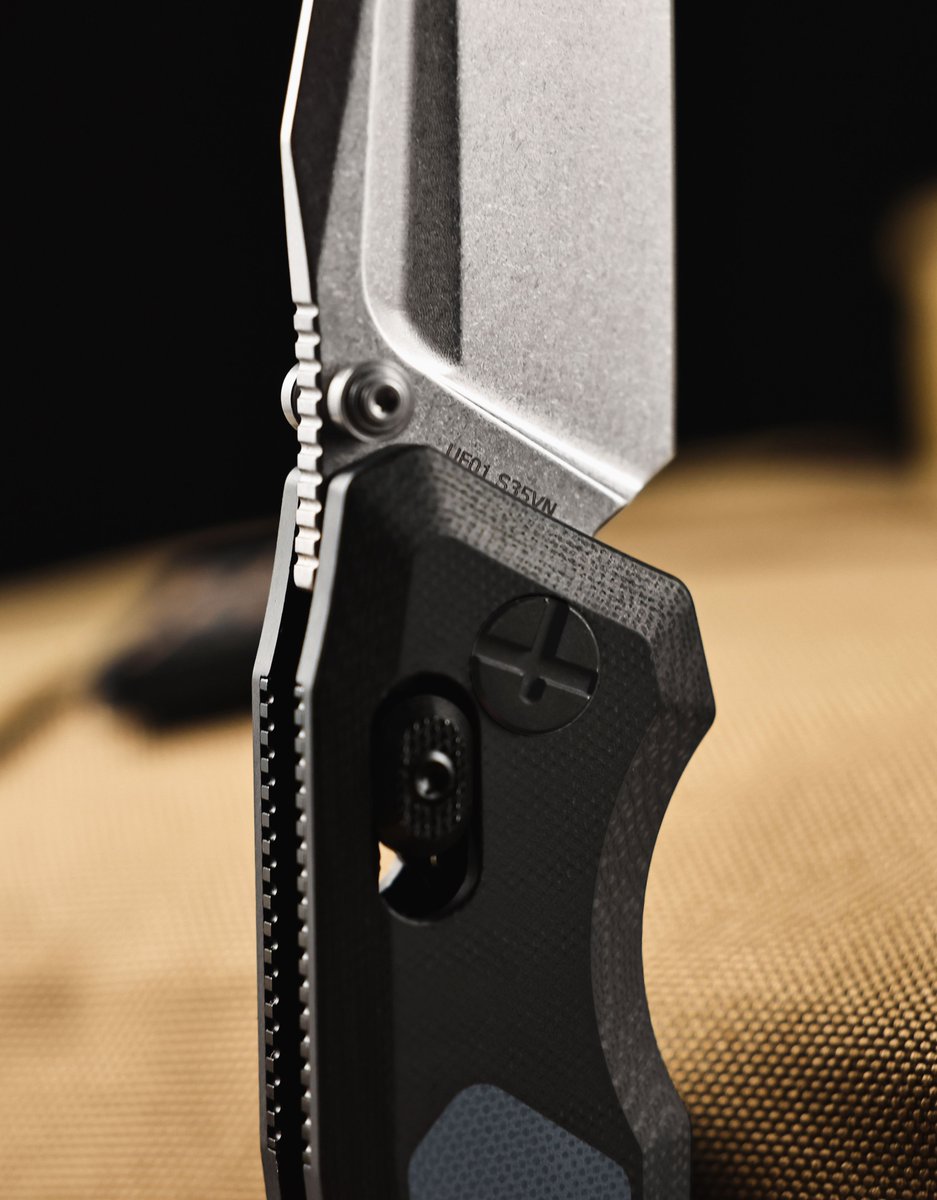 bladebroglobal's tweet photo. 🗡️ United Force I93358 — Built for the Bold.
Compact yet commanding — S35VN steel with a stonewashed finish, paired with a green G10 handle for a confident grip. Whether on a trail, at work, or in daily carry, this blade defines readiness with style.
#bladebro #pocketknife https://t.co/GChLofKhul