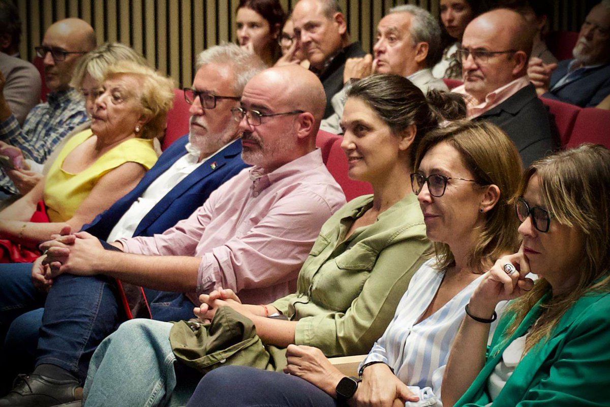Ayer en Boadilla del Monte volvimos a reclamar el fin del genocidio en Gaza, el alto el fuego definitivo y la liberación de todos los rehenes. 

Es necesaria la paz y ayudar a los palestinos a reconstruir sus vidas 🇵🇸

<a href="/PalestinaenEsp/">Embajada del Estado d Palestina en España 🇪🇦🇵🇸</a>