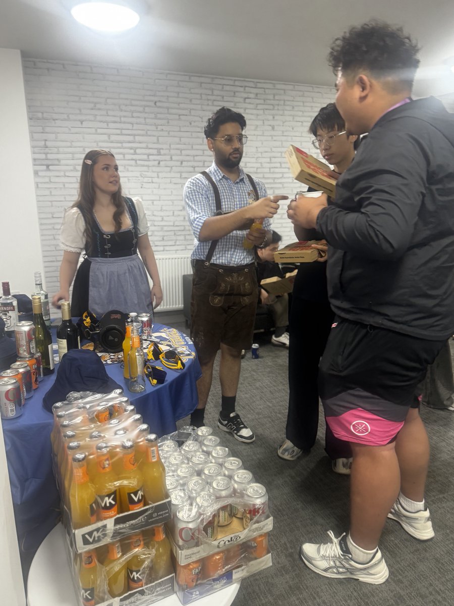 Highlights from our recent Welcome event at Kensington House, Birmingham 🎉🍾 💜

Shout out to Papa John's &amp; Bier Haus for your support - look out for more events coming soon!
 
#studentaccommodationuk #birmingham #uniofbirmingham #primestudentliving #papajohns # bierhaus