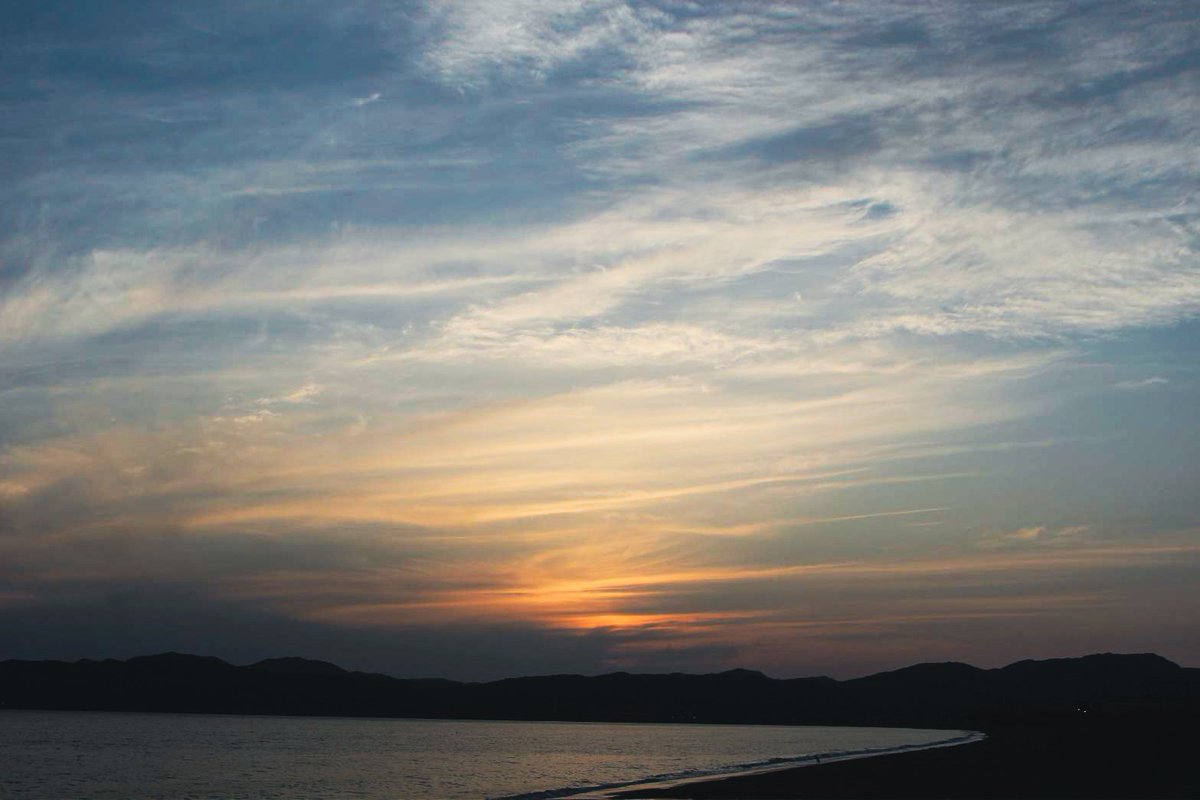 69Bj9r5xyzw's tweet image. #夕陽
#カコソラ
#キヤノン党でほめあいたい 
#Canoneoskissx7