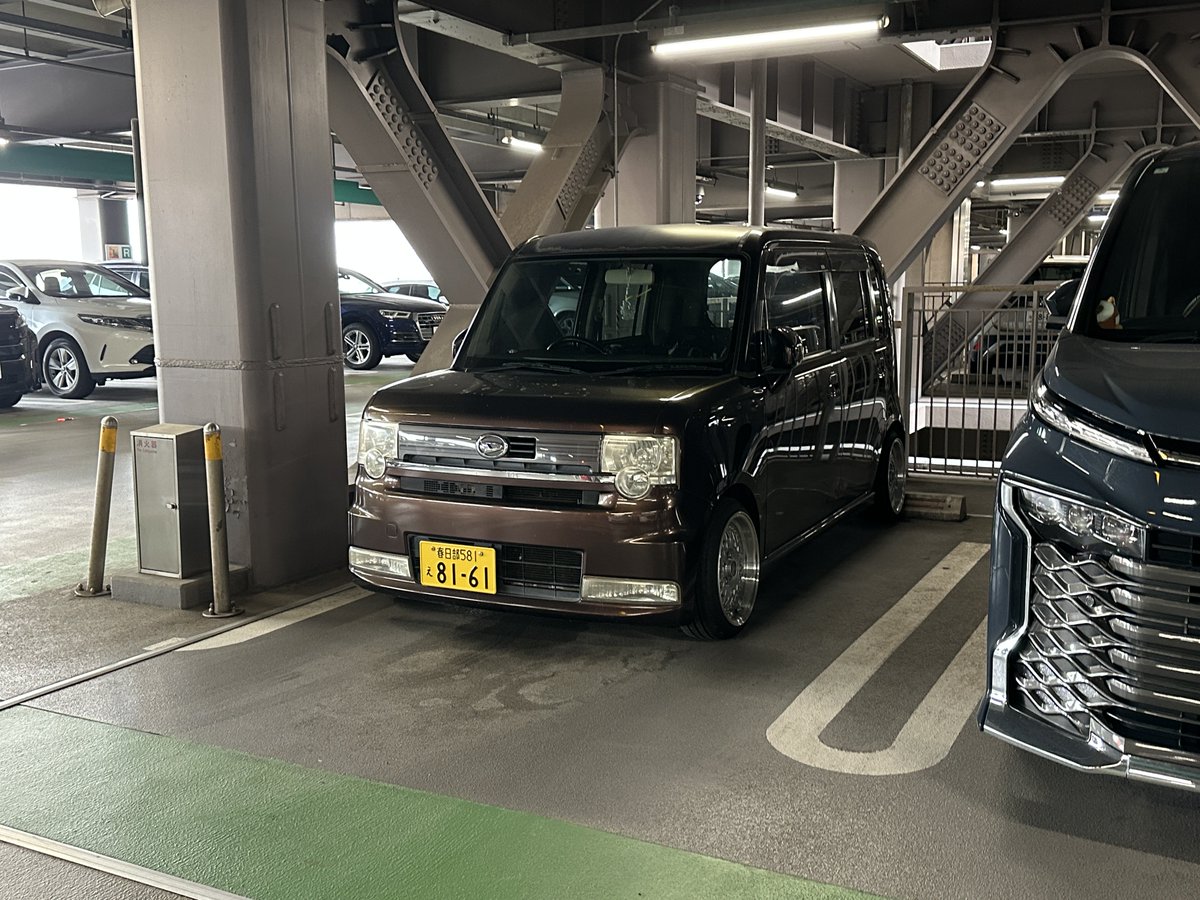 l575sムーヴコンテカスタムRSターボ
屋根とボンネットハゲ
距離12万くらい
アルミ付き
フロント1巻カット純正サス
リアテインショートショックなんかの車高調のバネ
15万くらいでどうですか？誰か