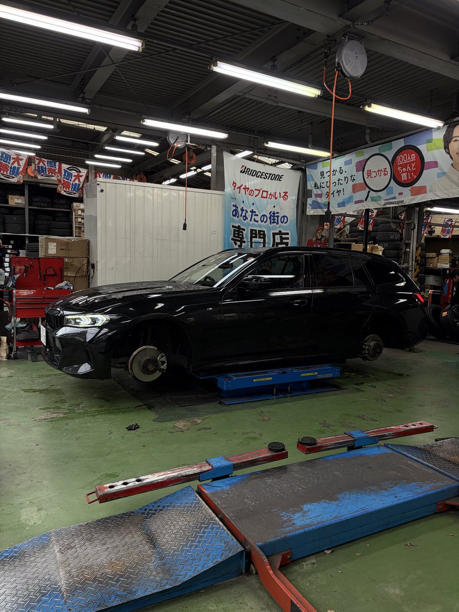 KuniLens's tweet photo. この車50000kmで初タイヤ交換。
Continental ExtremeContact DWS06 Plus

Michelin党なんですが、ものは試し！
新車装着のPS4もよくもった！ https://t.co/D5Y5Sji7nB