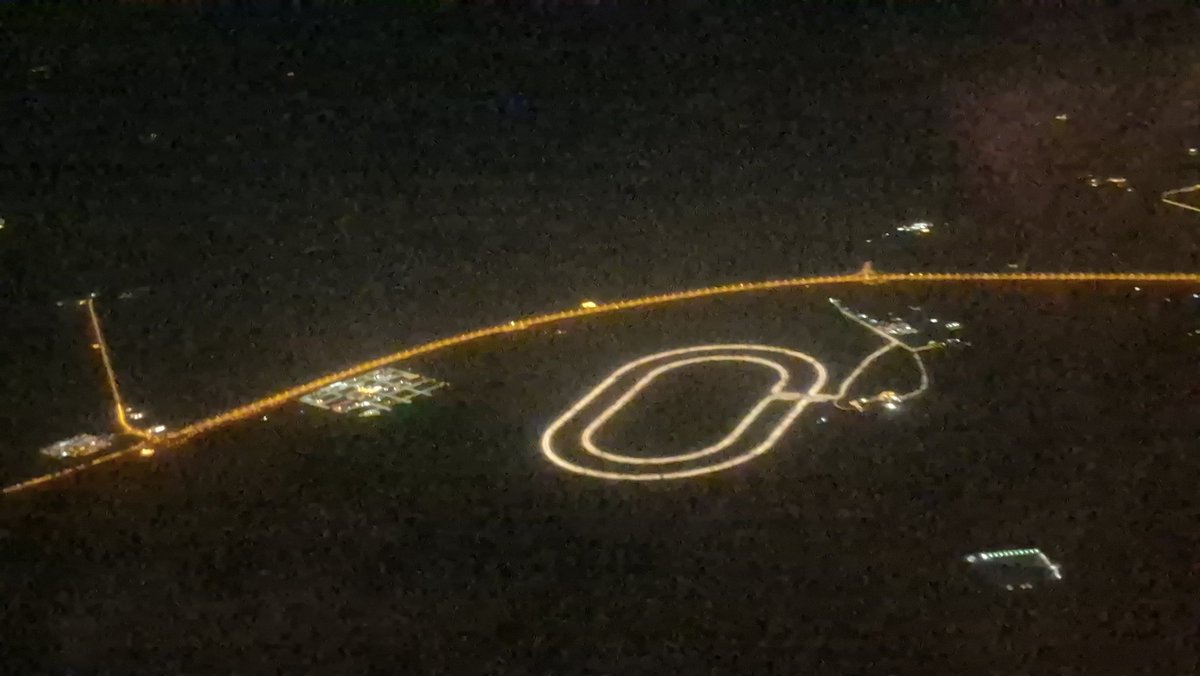 tanwanichandan's tweet image. ✈️ On my way from India to Las Vegas for my first #OracleAIWorld, and I spotted “O” shapes everywhere 🌍 on Earth from the airplane window — feels like Oracle is calling! 🔴
#OracleAI #AIJourney #AIWorld #OracleAIWorld2025
@OracleDatabase @oracleace @OracleAIWorld @knextech
