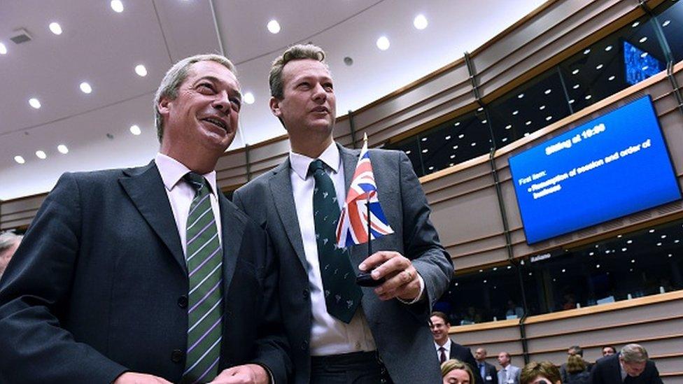 <a href="/LeeAndersonMP_/">Lee Anderson MP</a> How much was Comrade Fuhrage' Rouble remuneration for making pro Russian statements? Or did he do it without charge?
Asking for a betrayed nation.
🐢💨