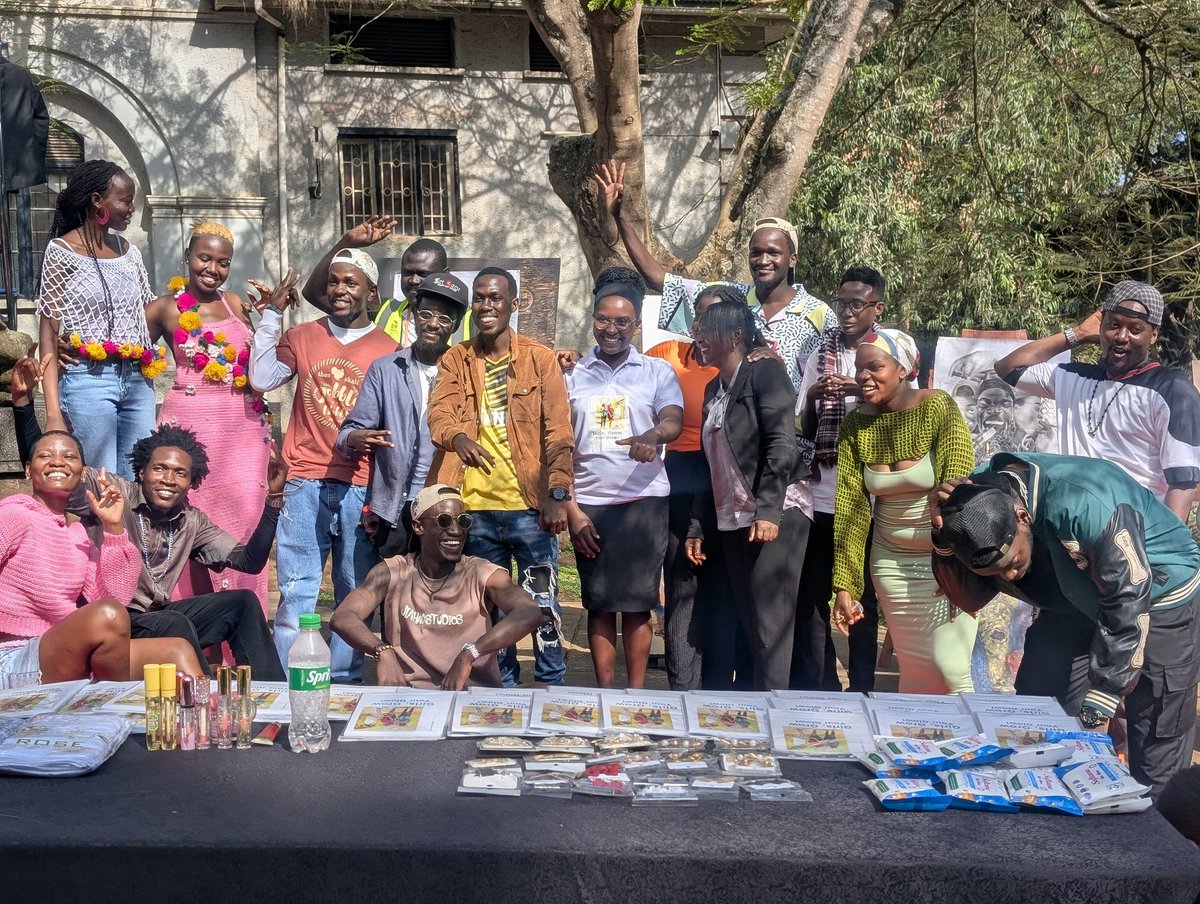 The team of indomitable mental health advocates and creatives at Margret Trowell School of Industrial and Performing Arts. 
#MindHeritageUganda
#Talk2Birungi
#UOT
#MakFreshersBall
#9/10CreativeSpace