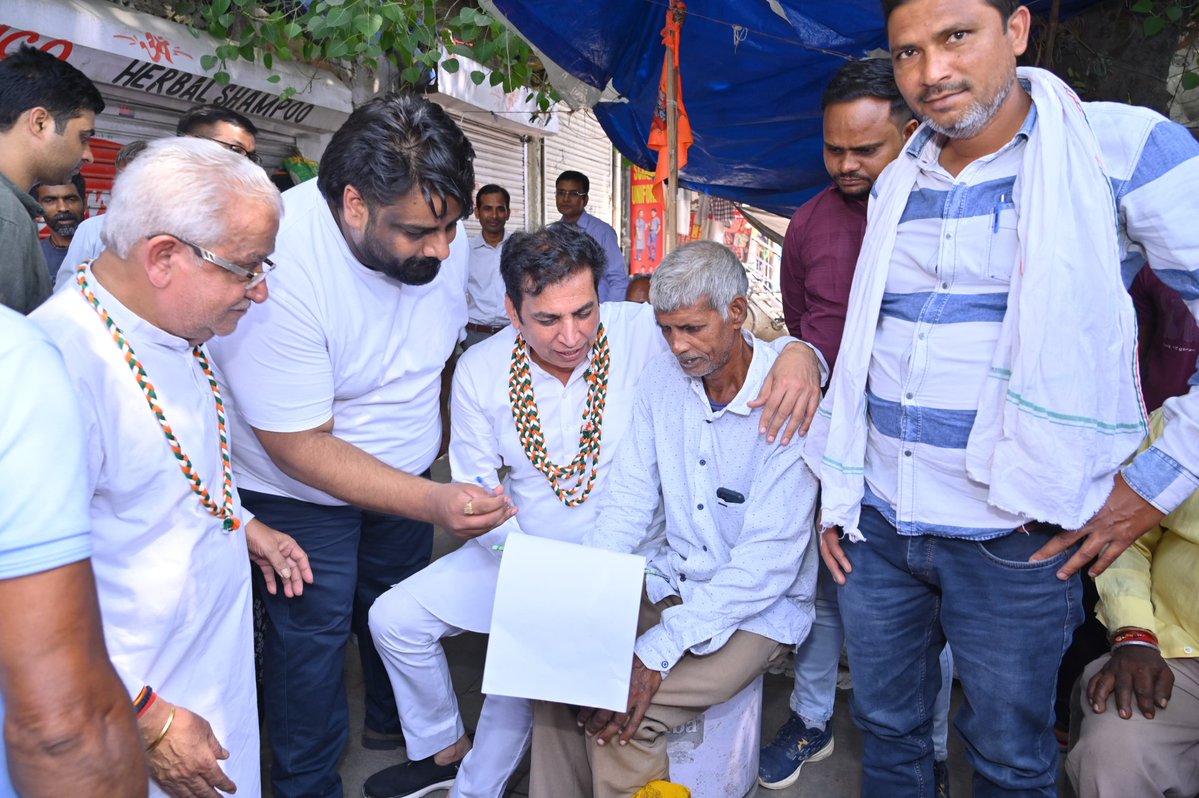Devender Yadav (@devendrayadvinc) on Twitter photo नेता विपक्ष श्री <a href="/RahulGandhi/">Rahul Gandhi</a> जी ने वोट चोरी के खिलाफ जिस क्रांति का आगाज किया है उसे दिल्ली वालों का भरपूर समर्थन मिल रहा है।
आज शकूर बस्ती विधानसभा अंतर्गत आदर्श नगर में वोट चोरी के खिलाफ हस्ताक्षर अभियान स्थानीय क्षेत्रवासियों के समर्थन से अत्यंत सफल रहा।
अपने मताधिकारों नेता विपक्ष श्री <a href="/RahulGandhi/">Rahul Gandhi</a> जी ने वोट चोरी के खिलाफ जिस क्रांति का आगाज किया है उसे दिल्ली वालों का भरपूर समर्थन मिल रहा है।
आज शकूर बस्ती विधानसभा अंतर्गत आदर्श नगर में वोट चोरी के खिलाफ हस्ताक्षर अभियान स्थानीय क्षेत्रवासियों के समर्थन से अत्यंत सफल रहा।
अपने मताधिकारों