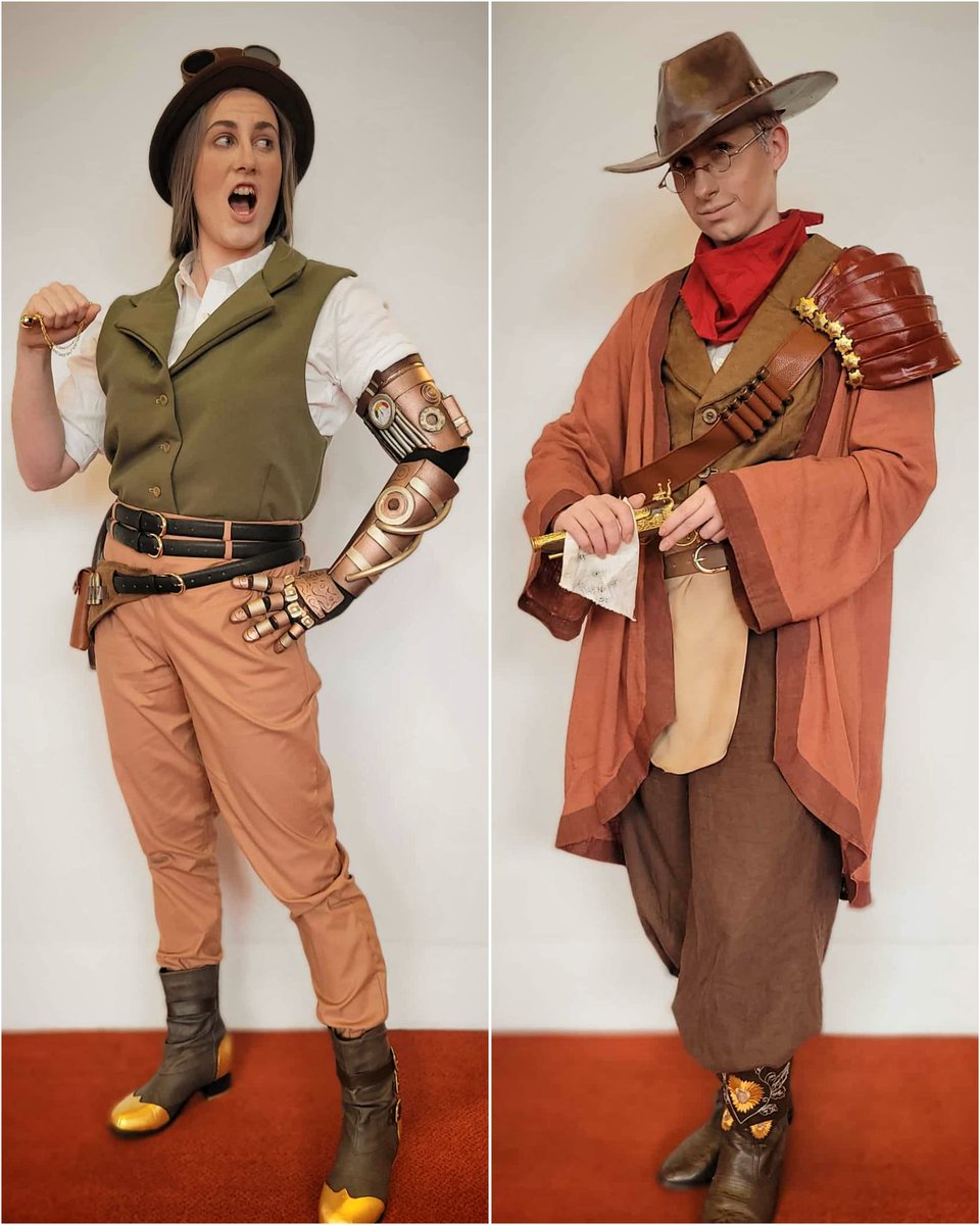 So happy we finished our #CloudwardHo cosplays in time for PAX! it's always so fun to wear <a href="/dimension20show/">Dimension 20 🎲</a> cosplays 💕
#dimension20cosplay #cloudwardhocosplay