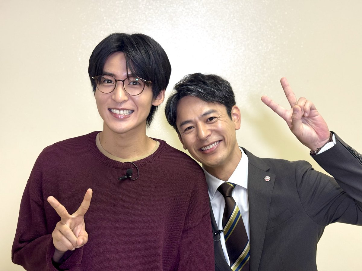 sunjapo_tbs's tweet image. さらに!
10月12日(日)放送START🐎
日曜劇場『ザ・ロイヤルファミリー』の
妻夫木聡さん&目黒蓮さんから
サンジャポ宛にメッセージをいただきました❣️
写真撮影の時は2人仲良く可愛くピース✌️
皆さんお見逃しなく👀
#日曜劇場
#ロイヤルファミリー
#妻夫木聡
#目黒蓮
@royalfamily_tbs