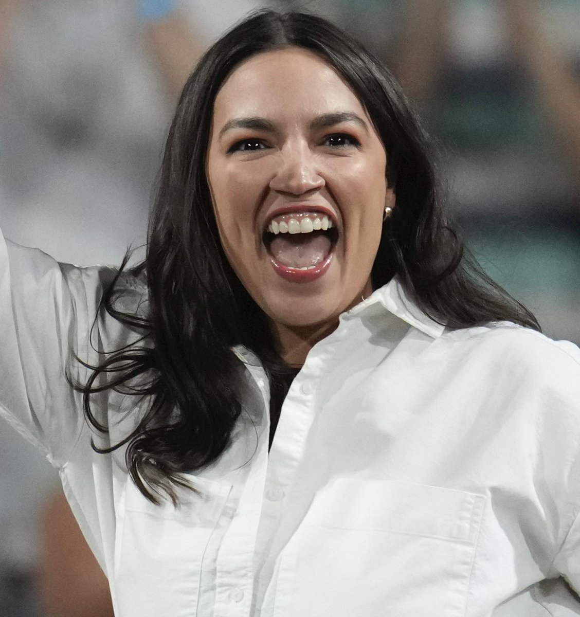 _wake_up_USA's tweet image. AOC believes she can turn around the livelihoods of Americans if she becomes President… Thoughts?