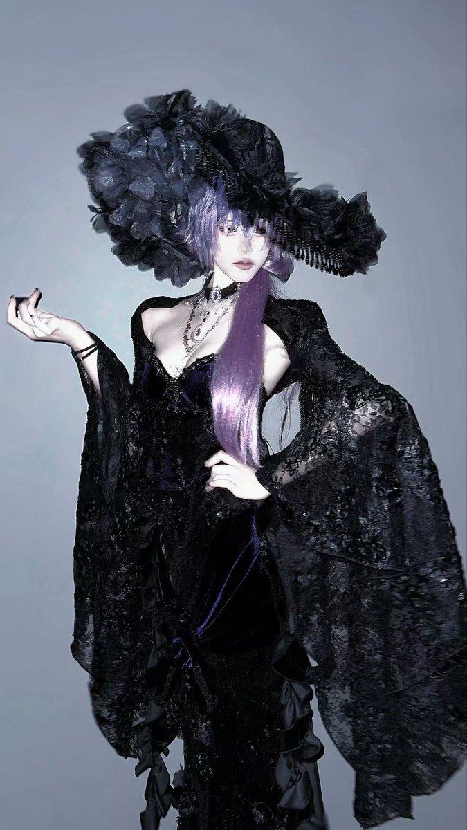 Fiyuu0408's tweet image. 🔮💜
#UkiVioleta #ukiform

(PS: Sharing these photos for a friend from TikTok@XIAO.🔮)