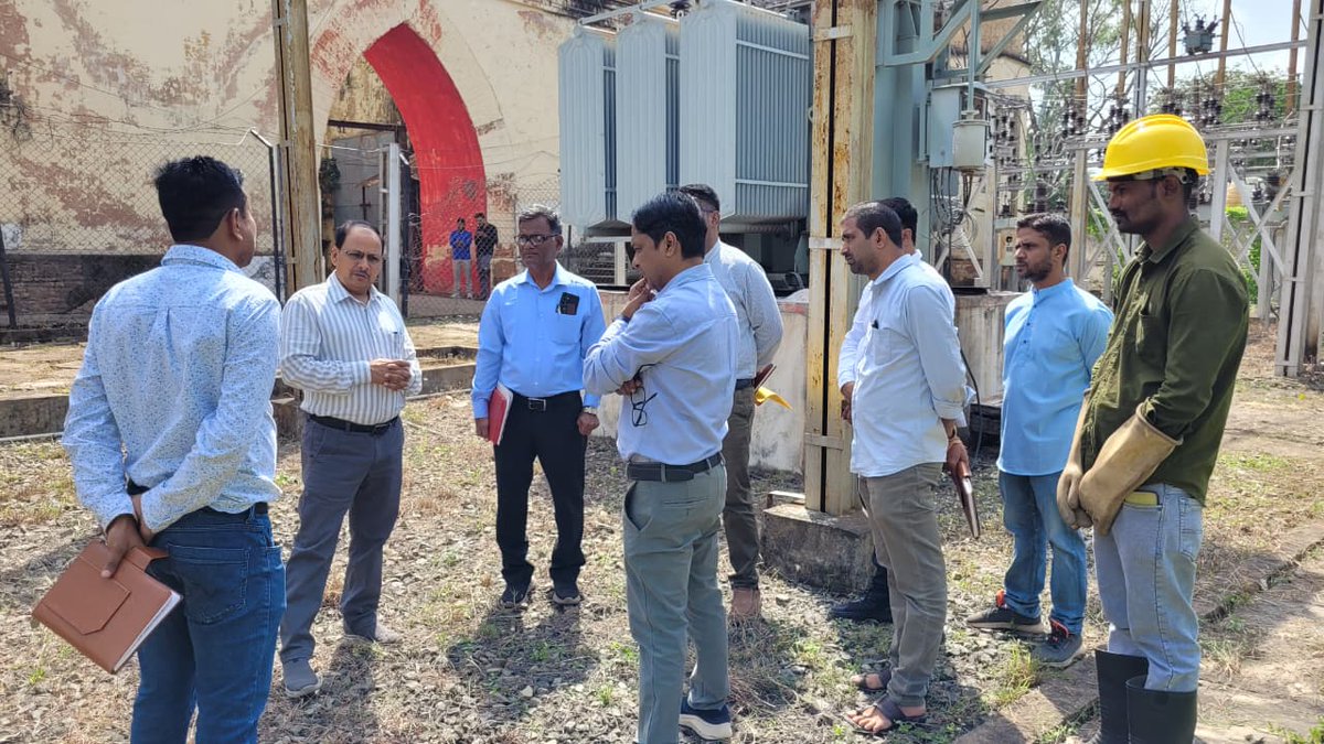 दिनांक 09.10.2025 को श्रीमान मुख्य अभियंता महोदय श्री डी कुमार द्वारा पन्ना संभाग के धर्मसागर उपकेंद्र का औचक निरीक्षण किया गया सबस्टेशन में साफ सफाई, ट्रिपिंग रजिस्टर , विजिटिंग रजिस्टर सही पाया गया एवं उनके द्वारा FOC का भी निरीक्षण किया गया |