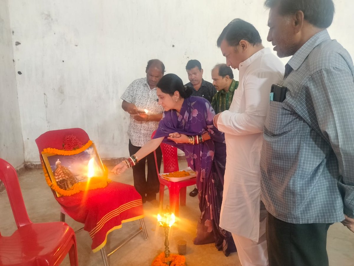 malvikadevibjp's tweet image. ଆଜି ଭବାନୀପାଟଣା ସଦର ବ୍ଲକ ଅନ୍ତର୍ଗତ କର୍ଲାପଡ଼ା ଠାରେ ମାନ୍ୟବର ପ୍ରଧାନମନ୍ତ୍ରୀ ଶ୍ରୀ Narendra Modi ଜୀ ଙ୍କ ଦ୍ବାରା ‘ପ୍ରଧାନମନ୍ତ୍ରୀ ଧନଧାନ୍ୟ କୃଷି ଯୋଜନା’ ର ଶୁଭାରମ୍ଭ ହୋଇଥିବା  କାର୍ଯ୍ୟକ୍ରମ ରେ ଯୋଗଦେଲି ।

#PMDhanDhaanya