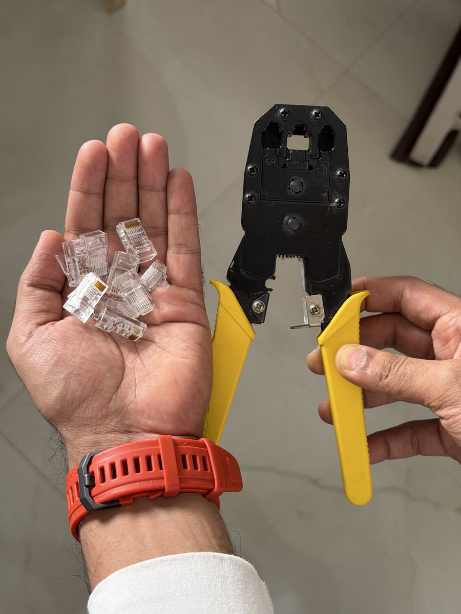 Dhananjay_Tech's tweet image. You can make your own LAN cables &amp;amp; it is much cheaper to do so by yourself 😁

Fixed the cable. This crimping tool has saved me so many times 🤝🏻