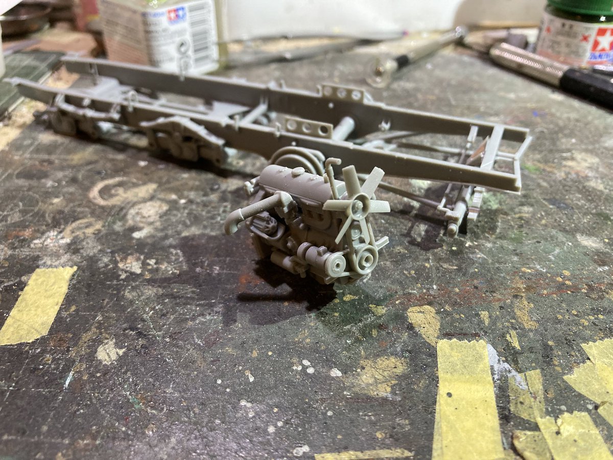 ドラゴン 1/35 SdKfz7/2 制作

引き続きシャシー、そしてエンジンの組み立て。
スゴいディテールだけど、これ、みえなくなっちゃうんだよなｧきっと……