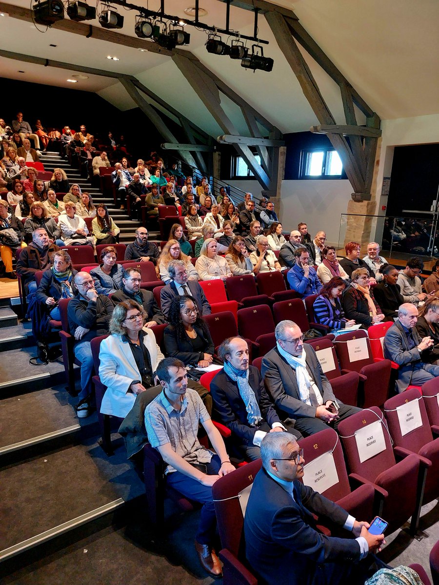Préfet de Seine-et-Marne (@prefet77) on Twitter photo Ouverture de la Journée départementale des France services du 77 ce matin au Châtelet-en-Brie par le Préfet, Pierre Ory.  La Seine-et-Marne compte 35 structures labellisées, 112 conseillers et 12 opérateurs. Elle  affiche un taux de démarches résolues de 89,8 % en 1 passage. Ouverture de la Journée départementale des France services du 77 ce matin au Châtelet-en-Brie par le Préfet, Pierre Ory.  La Seine-et-Marne compte 35 structures labellisées, 112 conseillers et 12 opérateurs. Elle  affiche un taux de démarches résolues de 89,8 % en 1 passage.