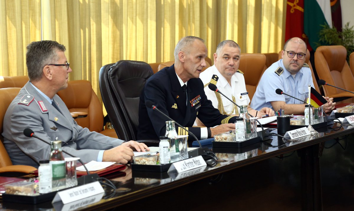 HQ_IDS_India's tweet image. The 18th Meeting of the India-Germany Military Cooperation Sub Group #MCSG was held in New Delhi from 29-30 Sept 2025 under the aegis of #HQ_IDS.
Delegates from the #IndianArmedForces and the Office Department International Cooperation of German Armed Forces’  reviewed progress…