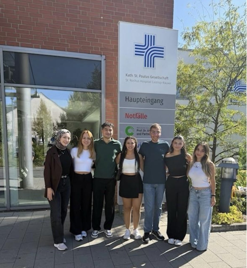 beunsbf's tweet image. 16 Ağustos–14 Eylül’de BEÜ’den 7 öğrenci, 2023’te imzalanan iş birliği kapsamında St. Rochus Hastanesi’nde staj yaptı. Hemşirelik ve FTR öğrencileri Acil Servis dâhil birçok bölümde uzmanlara eşlik etti.

@ihozolcer 
@beunedutr 
#beun 
@sibelkocak 

#İlkİlİlkÜniversite🌟