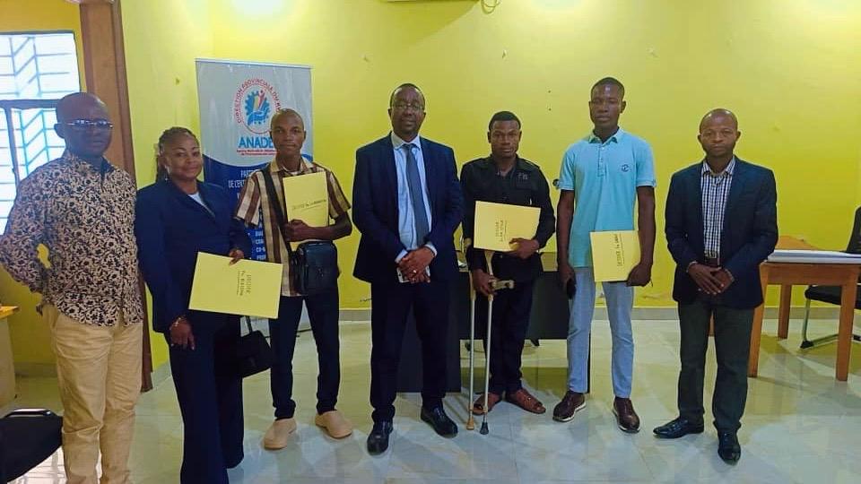 Kwilu célèbre une nouvelle ère avec l’#ANADEC !
5 PME formalisées 🎉 dont 3 portées par des PVH et 1 par une femme entrepreneure 💪.
Un pas vers + d’emplois décents, + d’opportunités et un environnement concurrentiel équitable.
#Entrepreneuriat #PME #RDC