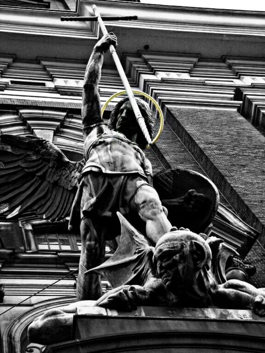 KnowsPascal's tweet image. We finally get to strike back at the cancer... on Michaelmas!⚔️

 Prayers appreciated. 🙏🏻