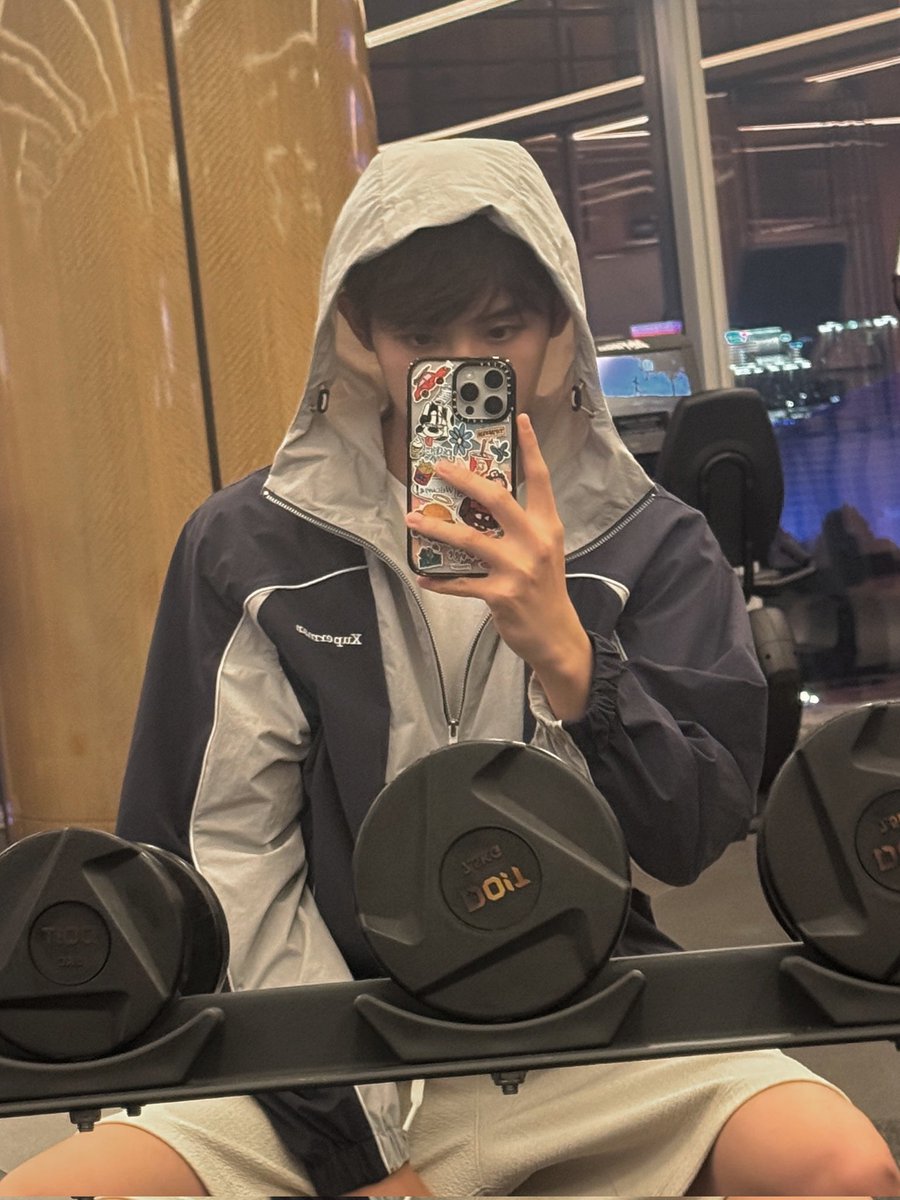 soonyunqi's tweet photo. 250929 WINWIN 🫧 https://t.co/SJz9z1ujcf
