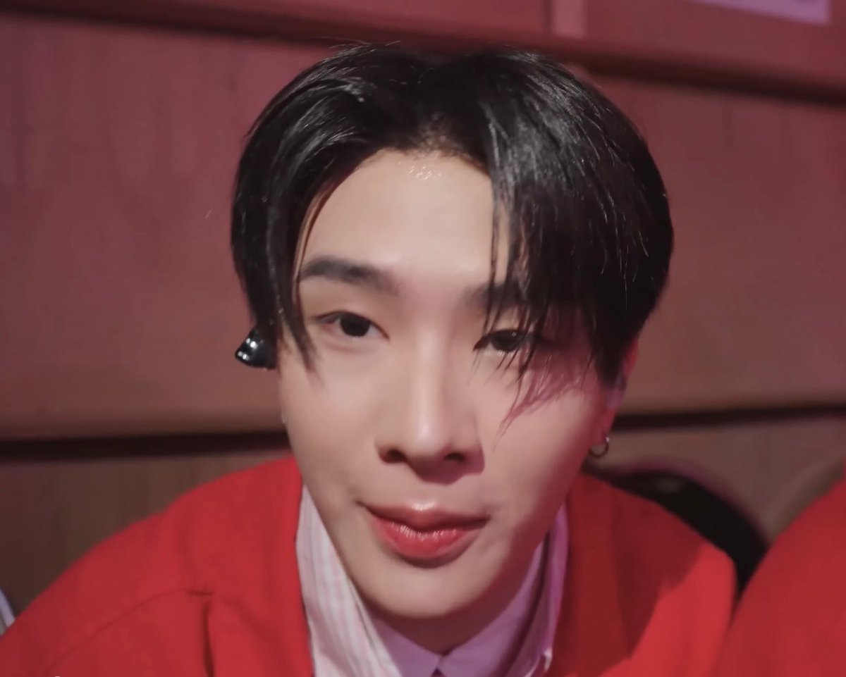 ตี๋ตาแป๋ว หนวดแมวโผล่ 🥺🐱