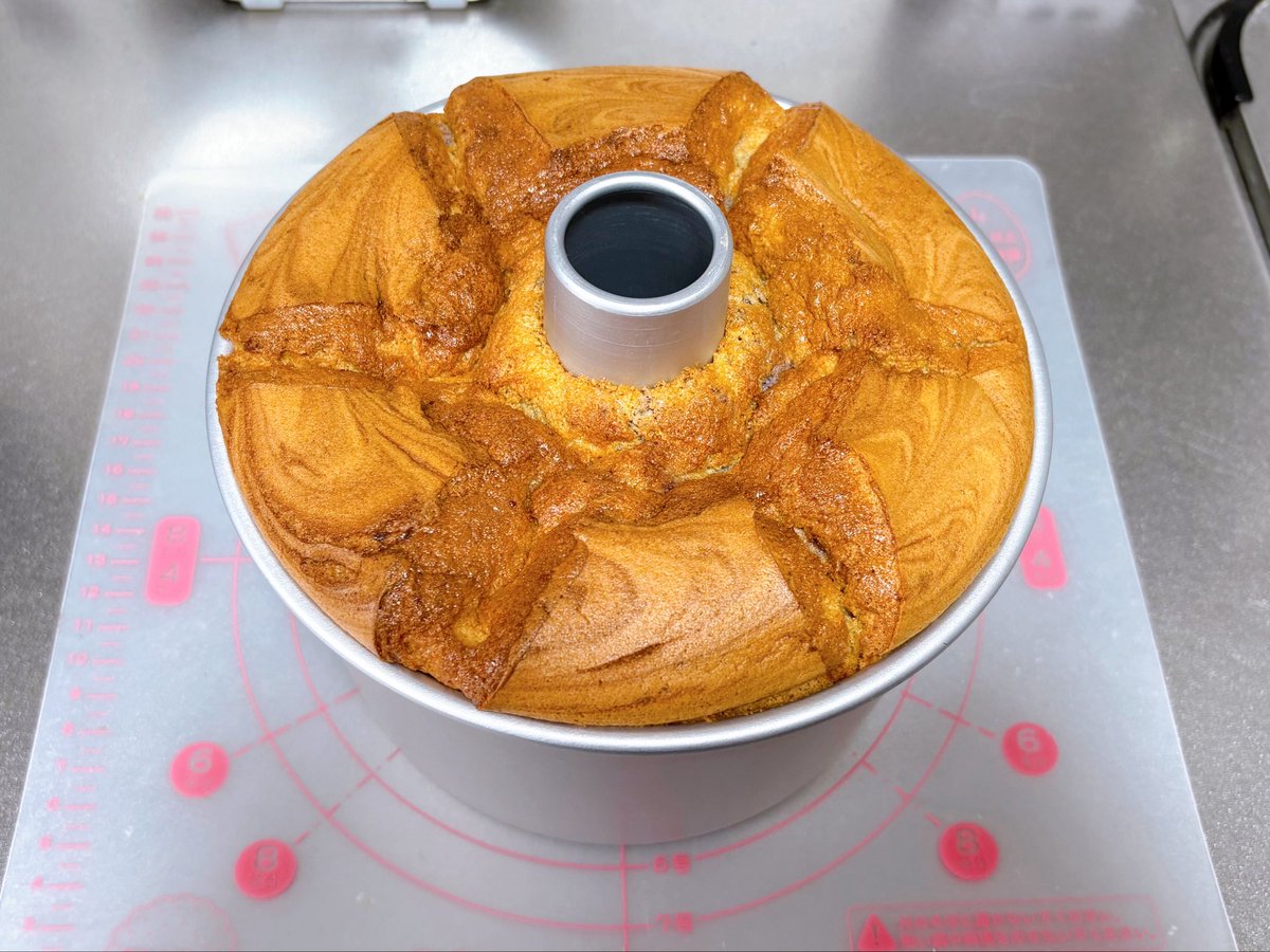 Calpisp's tweet image. ブルーベリーのシフォンケーキ🫐