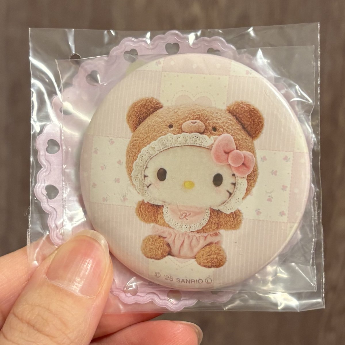 交換　サンリオ PVC クリアケース付き 缶バッジ ラテクマベビー 

譲:ハローキティ

求:ポチャッコ

郵送交換希望📮
検索からでもお声がけください😊