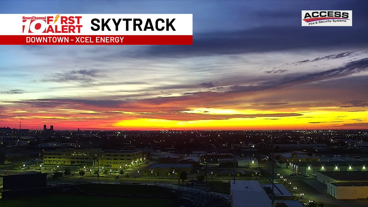 Good Monday morning! We've got a BEAUTIFUL sunrise out there to start the day today! Cloud cover will continue to increase, with low chances for a light shower or two from late morning to early afternoon. #txwx