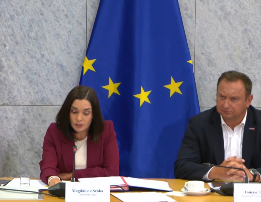 Czy na przewodniczącą komisji ds. Pegasusa, nie mogli powołać faktycznie prawnika mającego doświadczenie w przesłuchaniu świadków? 😆

Przecież Ziobro orze tą komisję, jakby założył im chomąto i przeorał nimi pole. 

Oni tak bardzo chcą, a nie potrafią. Ta komisja to idealne