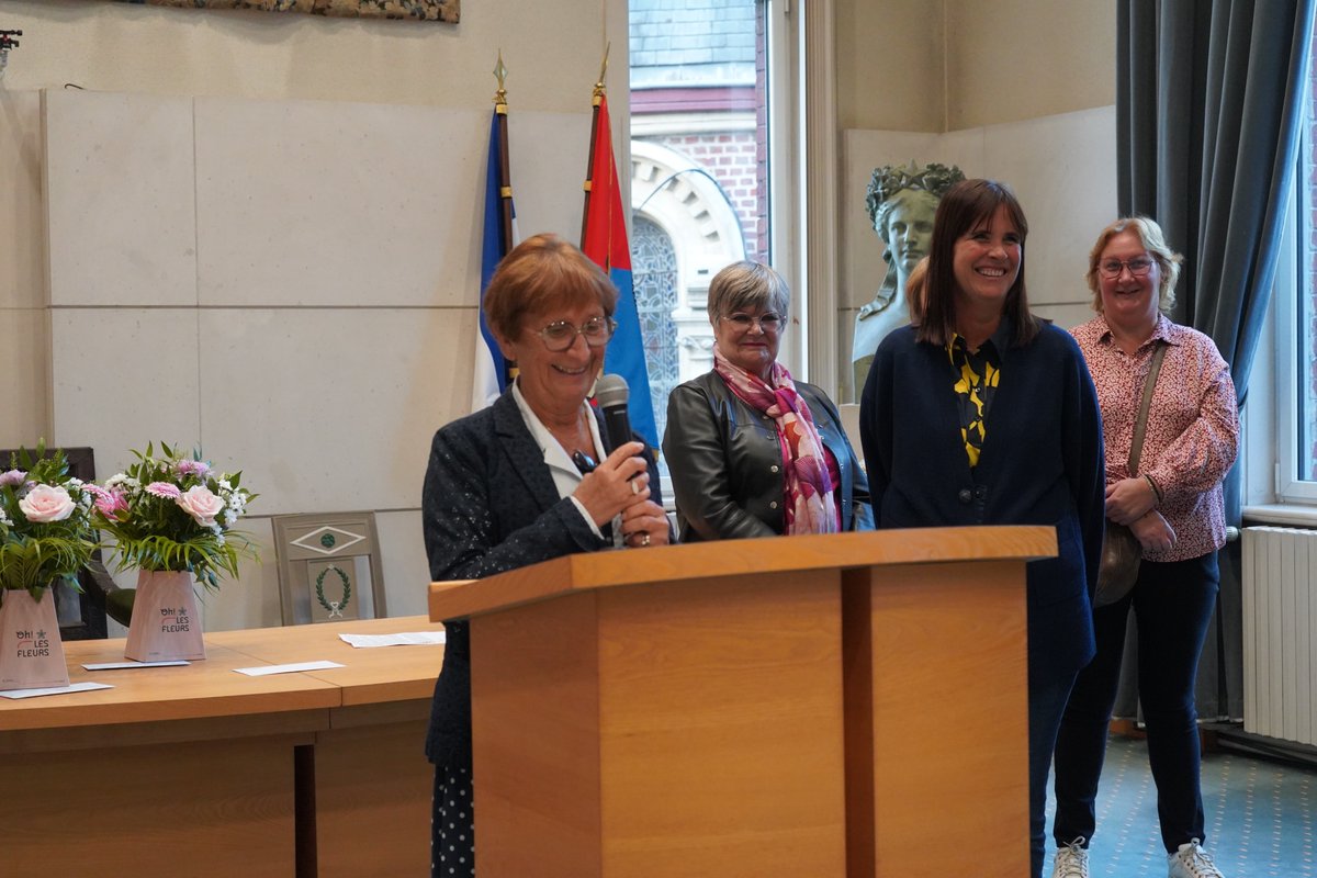👏 Merci et bravo aux enseignants Madeleinois 🏫
La traditionnelle cérémonie municipale en l'honneur des enseignants de La Madeleine s'est déroulée vendredi dernier à l'hôtel de Ville. Ce moment convivial fut l'occasion de les remercier et de saluer leur dévouement.