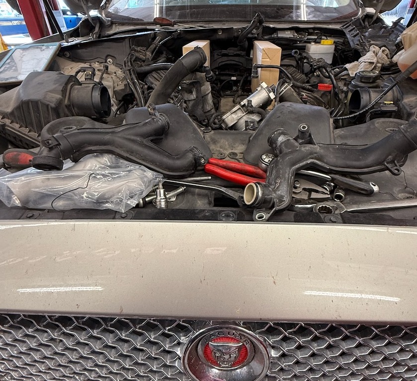A coolant crossover pipe replacment in progress. The supercharger needs to be removed first. The new coolant crossover pipe is metal which replaces the plastic pipe.
Call: 306-691-0080
Book online: pandaautoservice.ca
#pandatire #moosejaw #hometownservice #Jaguar #oilchange