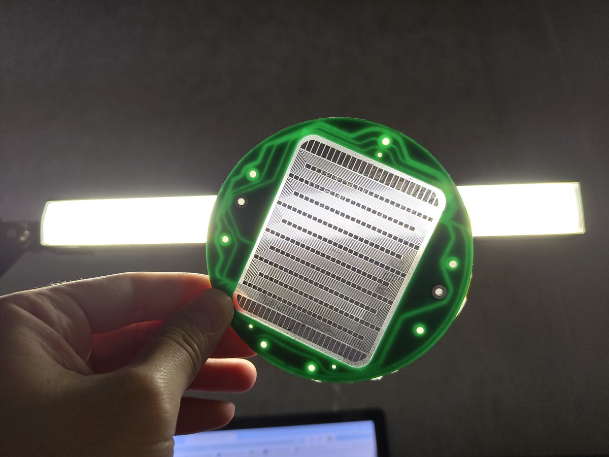 Casque en cours. Pas à pas.