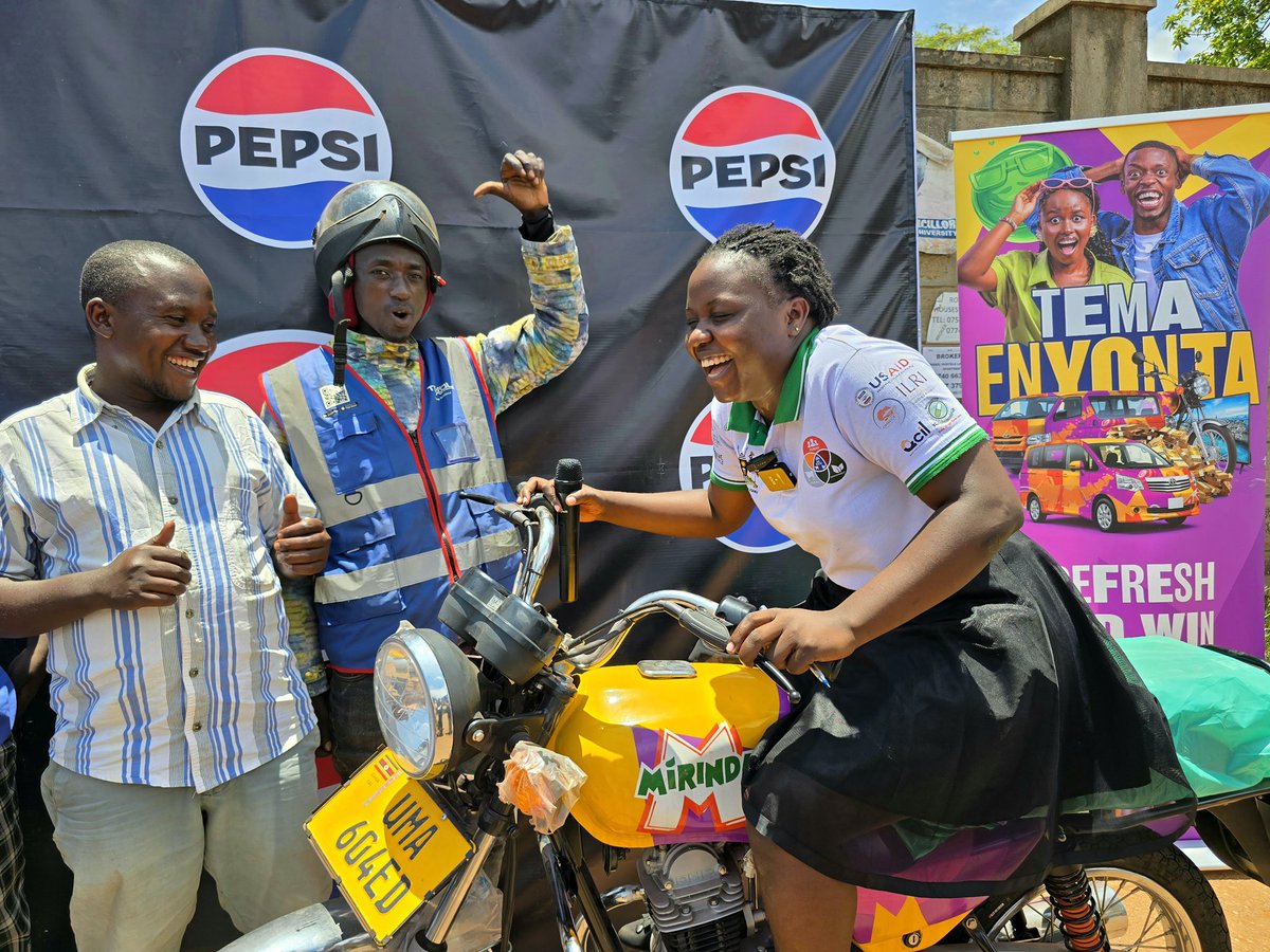 7Up_Uganda's tweet photo. Another motorbike down, more to go! ๐
Big congrats to our second boda boda winner, Kwagala Letisiah from Makerere Kikumi-kikumi! ๐
You could be next๐
๐ Buy a 300ml 7UP
๐ Flip the golden crown ๐
๐ What you see is what you win!
#TemaEnyonta || #BuySipWin || #RefreshAndWin https://t.co/OvXcwNP4sY