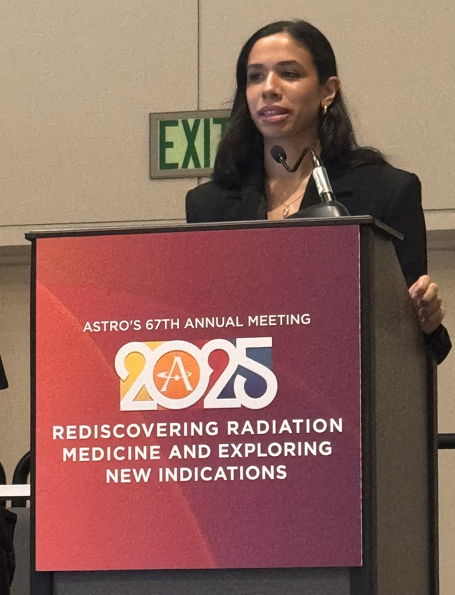 zohaib_sherwani's tweet photo. Our amazing @RutgersCancer M3 @anna_2santos received the Medical Student Fellowship award at as an M2 and presented her work on Genetic Biomarkers of Radiation sensitivity at @ASTRO_org this year. She was mentored by our own @SalmaJabbour1 and @matthewdeek 

She then de-stressed with the pups at paw zone🥳🥹 Proud of you Anna!

@BHaffty