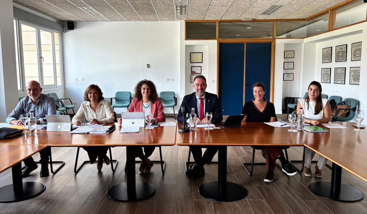 🚖El Consell Balear de Transport Terrestre informa sobre el Projecte de decret del reglament de taxi i VTC

✅És el primer reglament del sector a les Balears i permetrà fixar el nombre màxim de noves llicències i autoritzacions de taxi i VTC a cada illa

tn.caib.es/CBTTReglamentT…