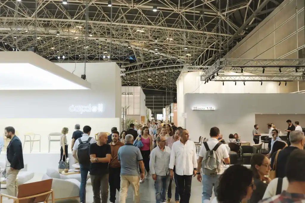 architectmag's tweet image. Spain is shaping global #design—craft + industry, warmth + precision. See it all at Feria Hábitat València 🪑💡 Sept 29–Oct 2, 2025.

Read more 👉 bit.ly/3Kej5hO

#SpanishDesign #Furniture #Lighting #Valencia #Habitat2025