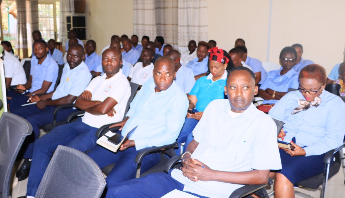 Onpr2018's tweet image. #Burundi #onprInnovation Tenue d'une réunion en Assemblée Générale du personnel de l'#ONPR, ce 29/9/2025 et sous la Direction de son Directeur Général, @anastase_jean, avec deux principaux points à l'agenda du jour dont :" La ponctualité, la régularité et assiduité au travail".