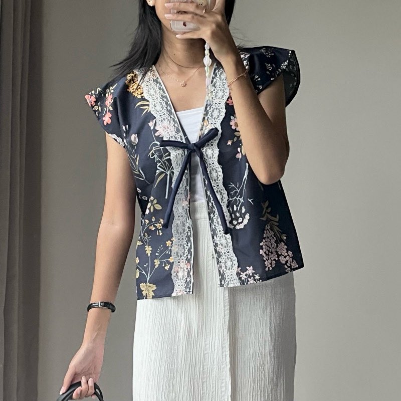 lexabuys's tweet photo. lace vest

https://t.co/QCUd7bZPYL https://t.co/IGVV19g73N