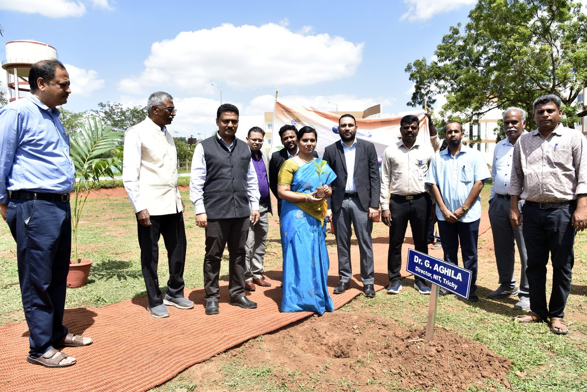 CSIR_CECRI's tweet photo. @CSIR_IND
@ReachNITT
@pibchennai
#84YearsofCSIR
1/6
CSIR-CECRI celebrated the 84th CSIR Foundation Day today (29 Sept. 2025) with Dr. G. Aghila, Director, NIT Trichy as Chief Guest & Dr. Surya Moganty, Head of Technology, L&T Green Energy, Mumbai as Guest of Honour. https://t.co/TazusORU2t
