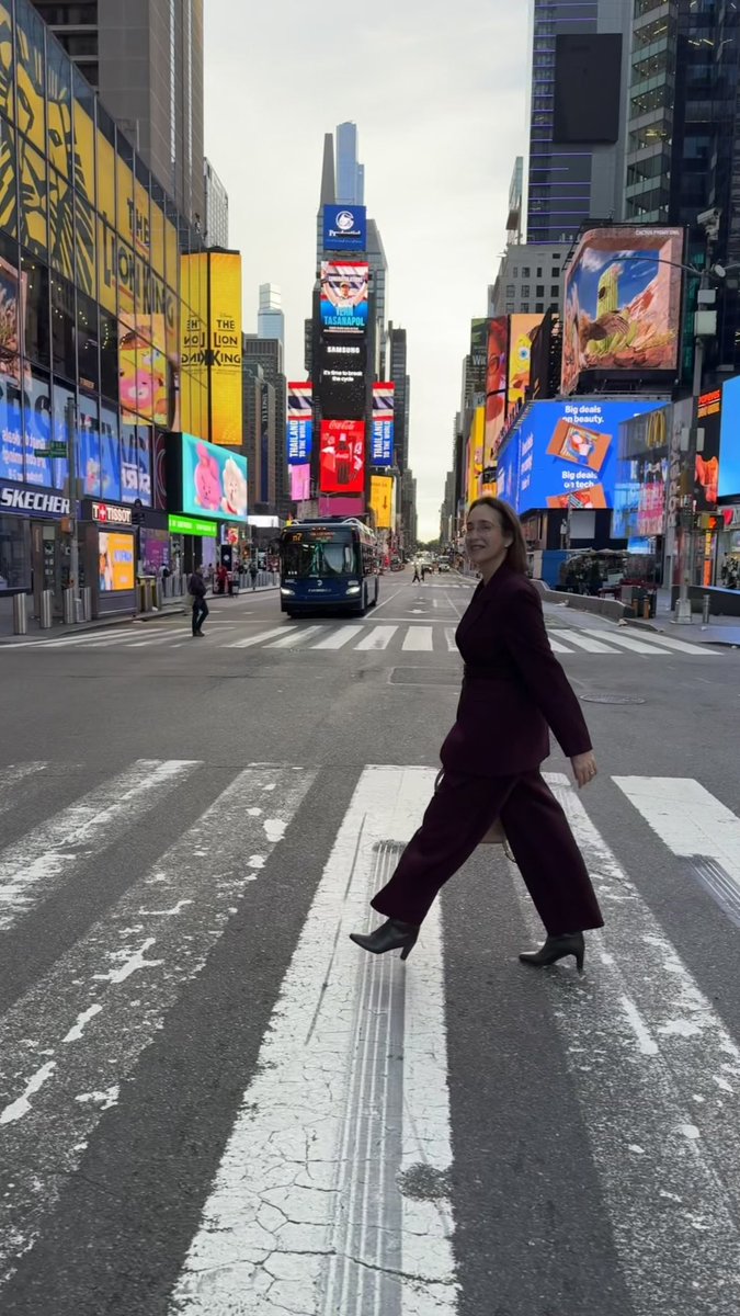 New York you are amazing!!
#booklaunch #KeynoteSpeaker #femaleleadership 

youtube.com/shorts/gzD14U1…