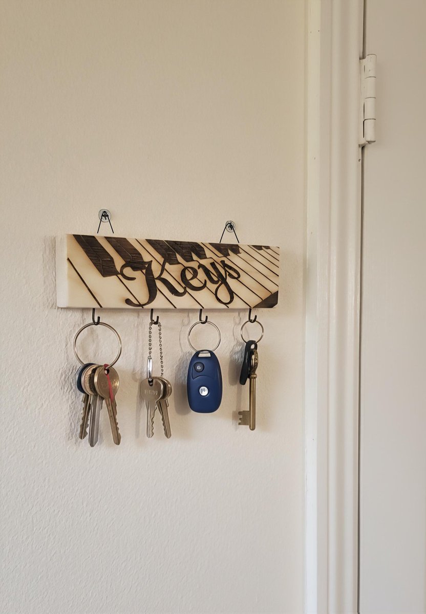 burningbarngift's tweet photo. Never lose your keys again! 🔑
​Organize your entryway with this unique Piano Key Rack, farm-made right here in NM.
​✅ Under $30
✅ FREE Shipping
​Grab yours today:

https://t.co/P92cnrKiI4

​#NewMexicoMade #KeyOrganizer #EtsyGifts #FreeShipping #FarmMade https://t.co/tjZlJZXASU