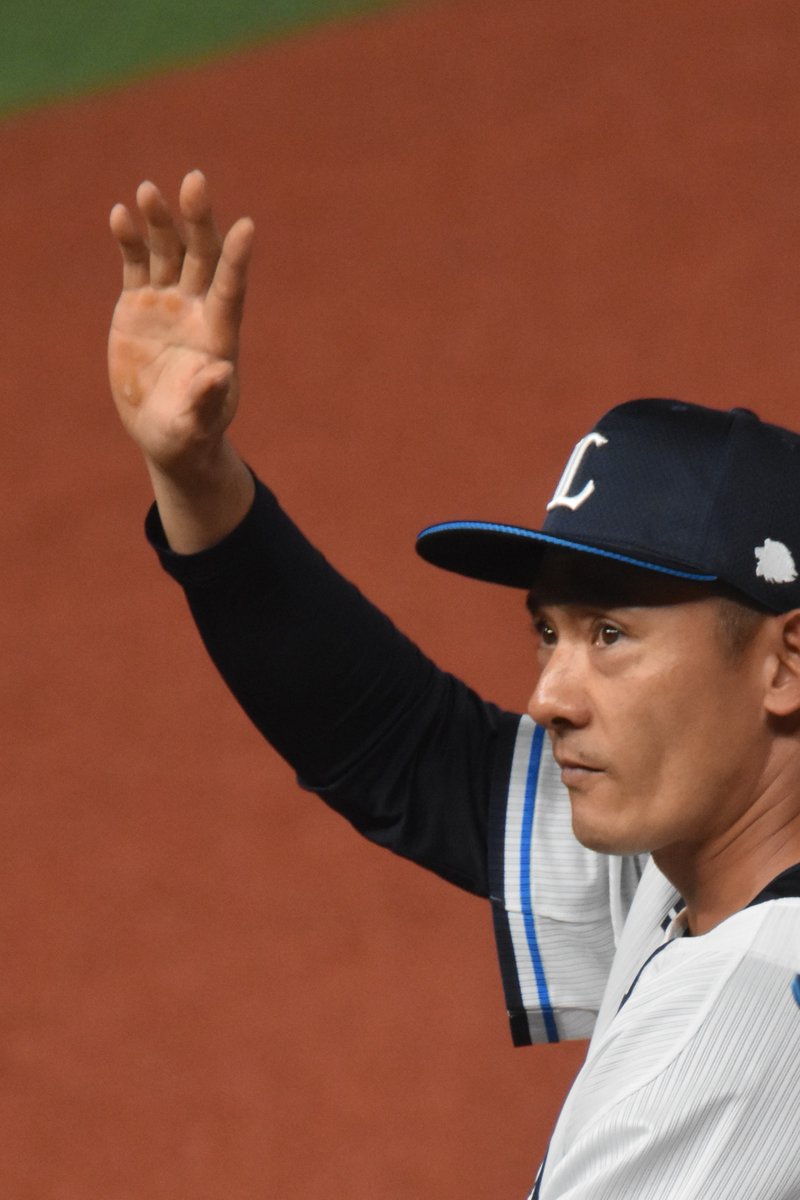 栗山巧さまにあいさつをして今シーズンは終わります………
栗山さんの御手のマメたちを見て涙………