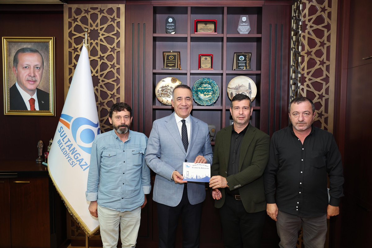 Sultangazi’li Sivaslılar Derneği Başkanı Recep Bölükbaşı’na ve Sinop Oğuzeli Köyü Derneği Başkanı Mücahit Başoğlu’na nazik ziyaretleri için teşekkür ediyorum.

Düzenlenecek olan 16. Sivas Günleri programınının ve Sinop Keşkek etkinliğinin hayırlı olmasını diliyorum.