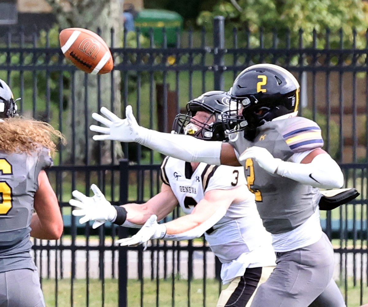 MANY SWEET MOMENTS in Allegheny College’s Saturday afternoon grid game. Go Gators!
